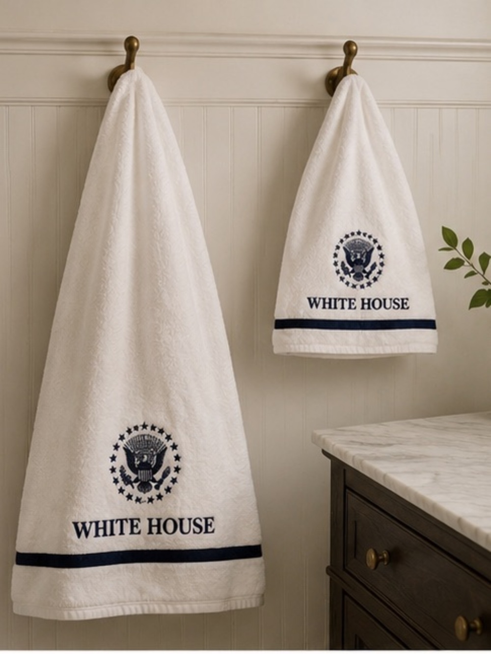 VINTAGE WHITE HOUSE EMBLEM COTTON TOWEL SET 2 pcs